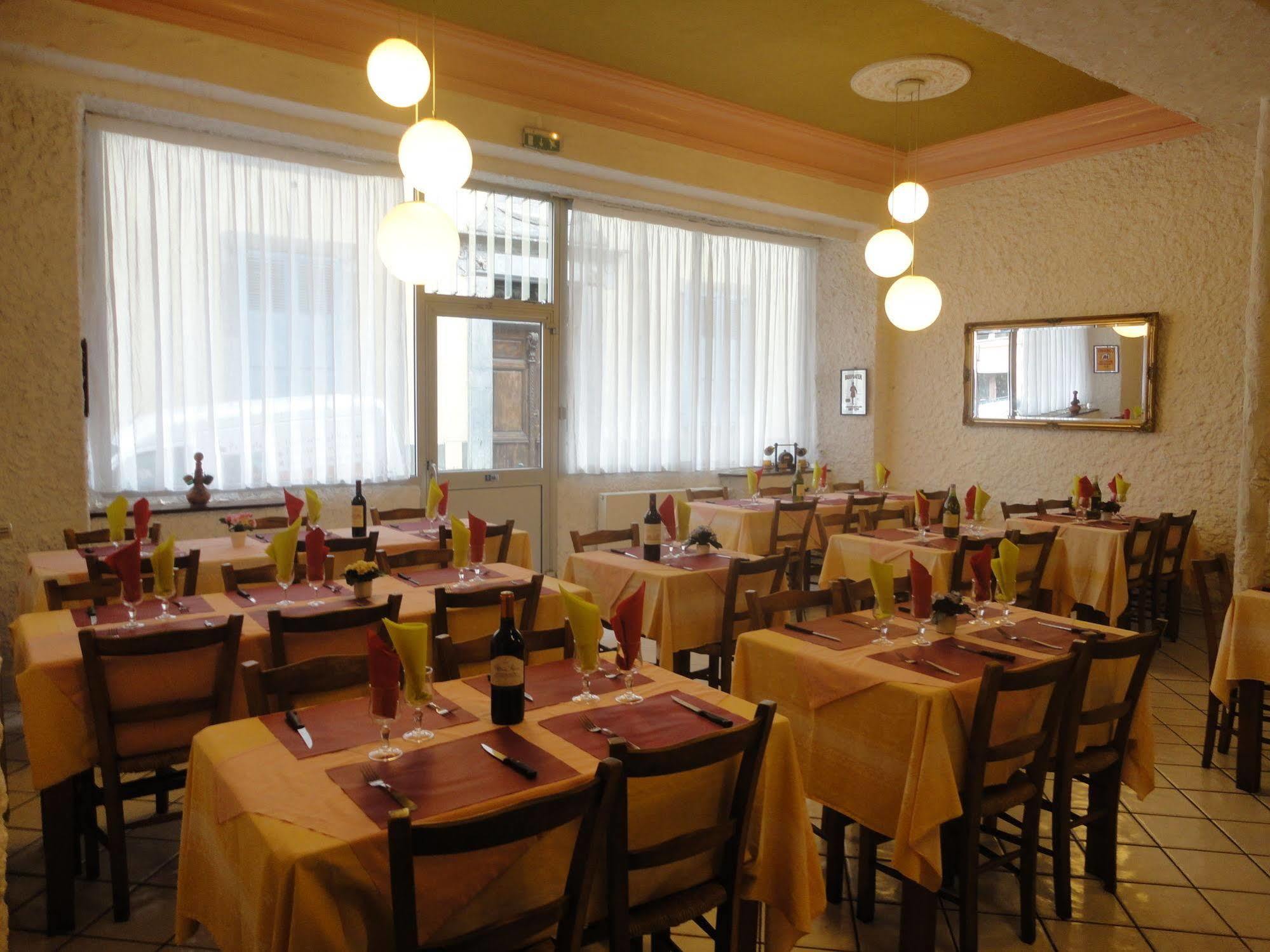 Hotel-Restaurant Le Saint Christophe Лурд Экстерьер фото